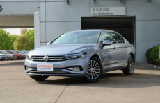 迈腾2020款报价及图片,中高级轿车性价比之选，外观内饰升级，价格区间18.69-30.99万元”