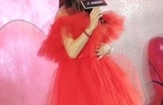 汪峰子夜哽咽吐槽章子怡人前面子背后被指厌倦离异有隐情-吃瓜！网红韩景枫破防！妻子李谣被控无缝相连被网友吐槽为绿茶，为什么余承东与刘亦菲的不料互动会激励收集热议？背后的本相是什么？
